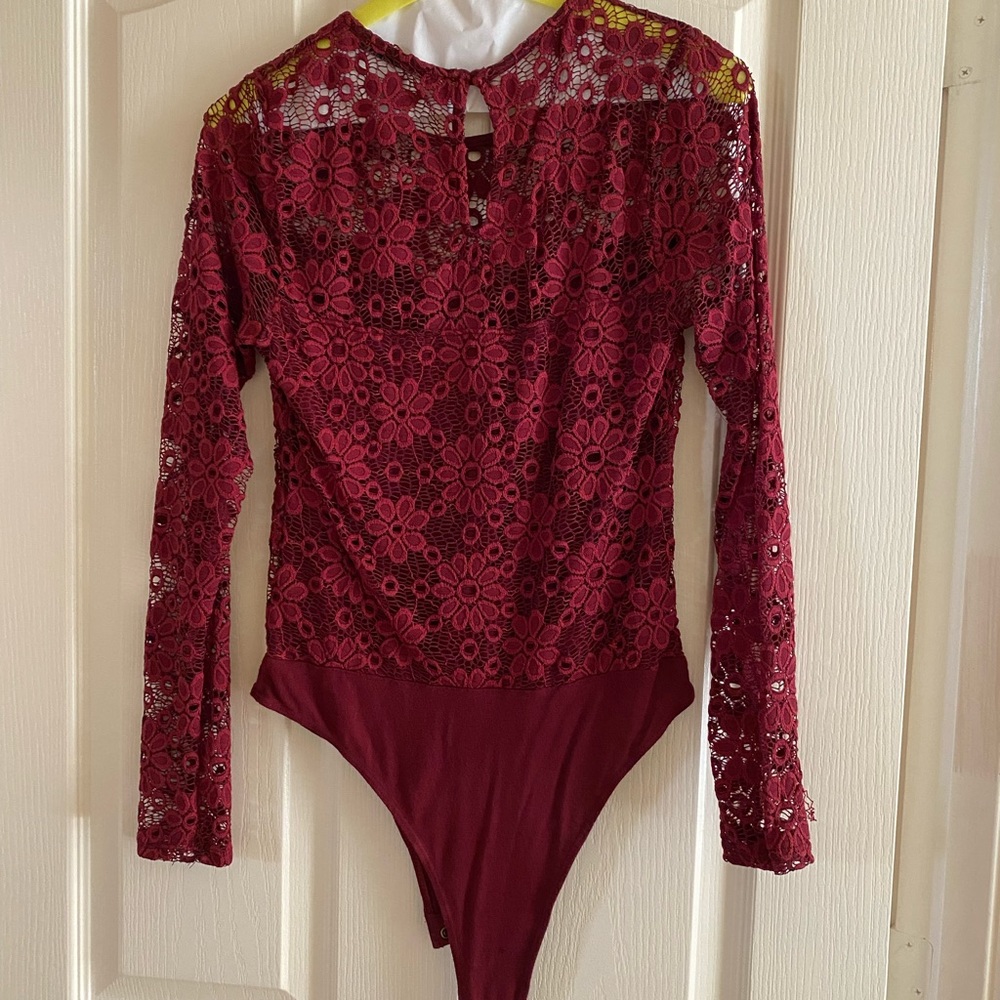 Harlow & Graham Long Sleeve Onsie Size S